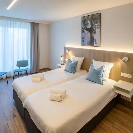 Отель Den Briel