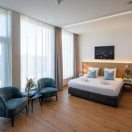 Готель Den Briel 3*